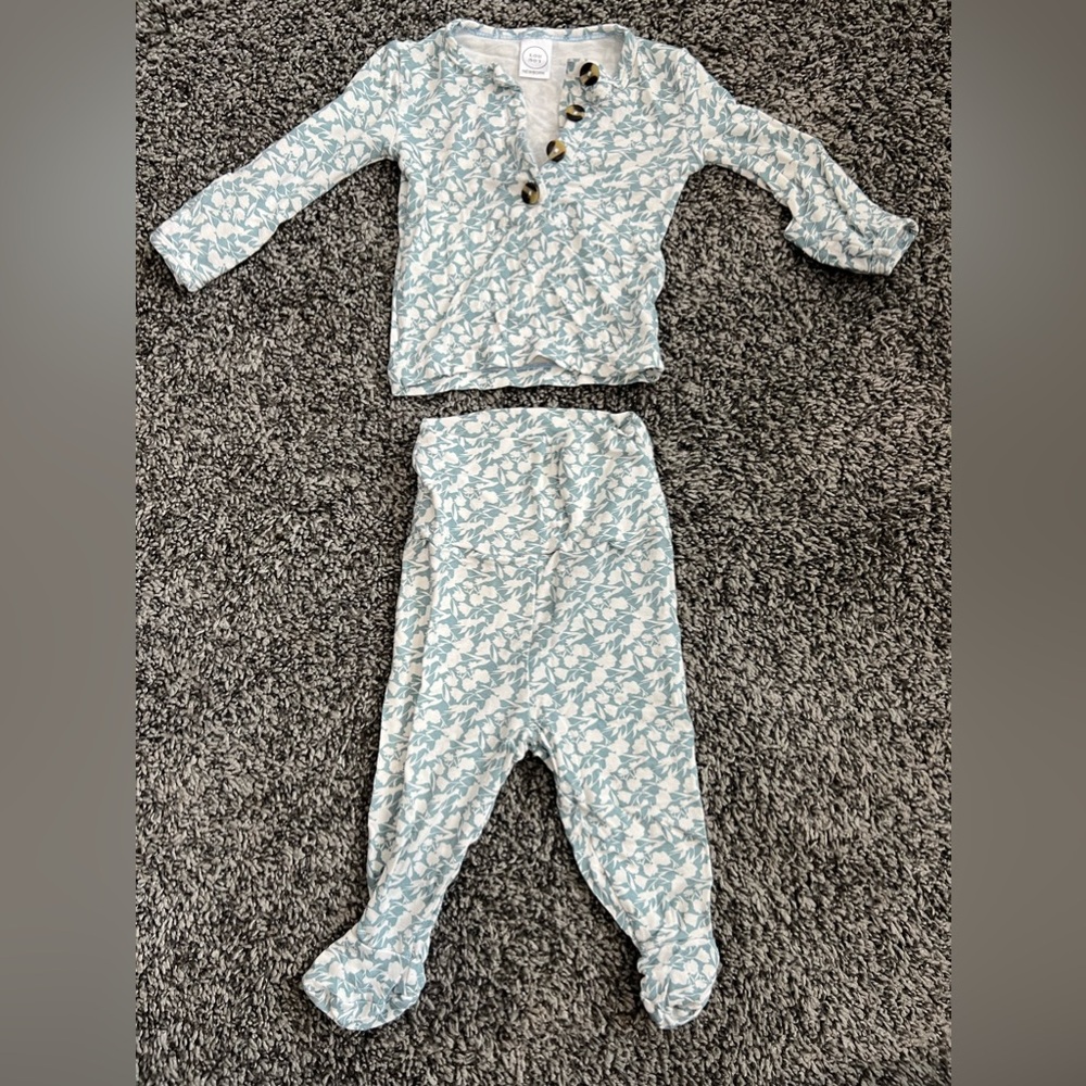 Lou Lou & Company top & footed bottoms.